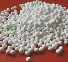 活性氧化鋁球高清圖片解析 特性、用途與選購要點